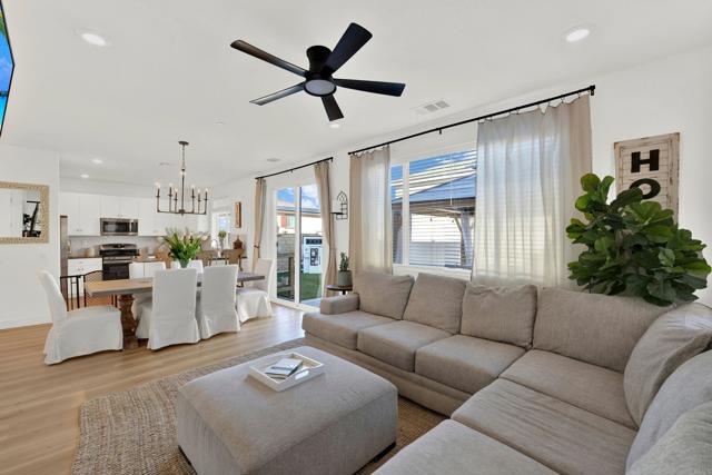 36540 Diego Springs Ave, Murrieta CA: https://media.crmls.org/mediaz/cc3decae-d37a-4efc-8d53-3e812a5f6bbb.jpg