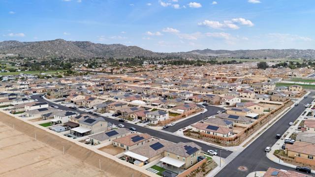 25709 Buckeye Meadow Lane, Homeland CA: https://media.crmls.org/mediaz/cc3df1b3-6d73-45dc-8837-5ac4dfbf2dc7.jpg
