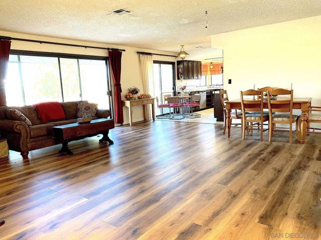 30809 Desert Shadow Rd, Castaic CA: https://media.crmls.org/mediaz/cc3ebab9-723b-47bb-a2d9-9a8172c58b9c.jpg