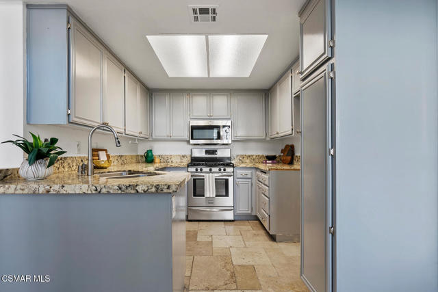 866 Paseo Tosamar, Camarillo CA: https://media.crmls.org/mediaz/cc40b69b-27e6-4966-bf91-9087c485ae4f.jpg