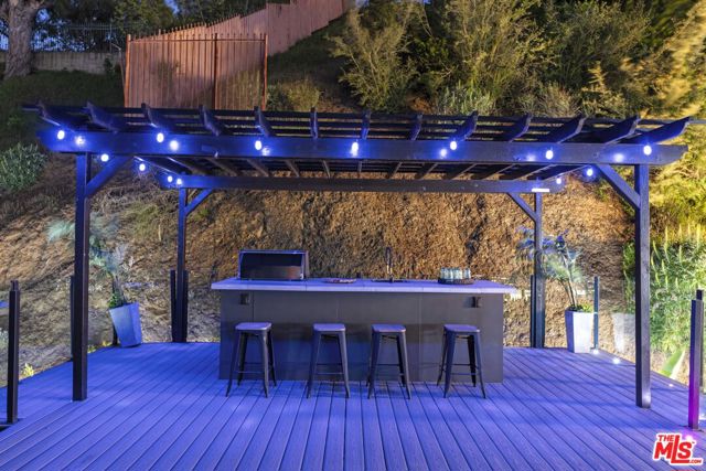 7308 Pacific View Drive, Los Angeles CA: https://media.crmls.org/mediaz/cc40d521-14c0-4ef5-8ef1-ba4fa3633276.jpg