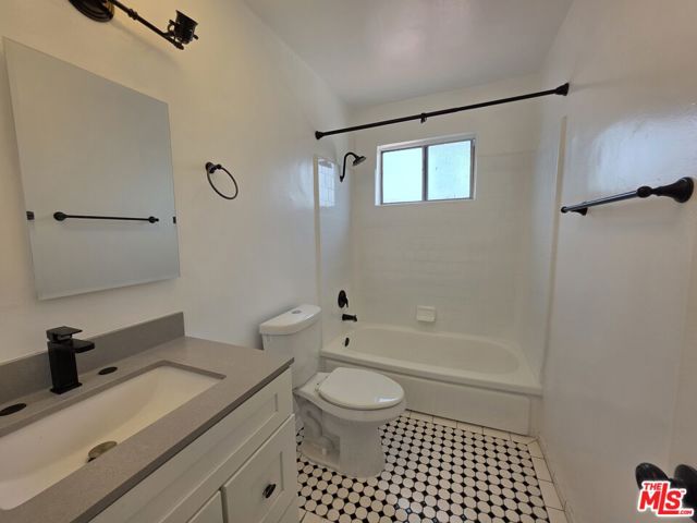 4822 Mascot Street, Los Angeles CA: https://media.crmls.org/mediaz/cc40e28b-569d-4633-92d4-f0a68837db07.jpg
