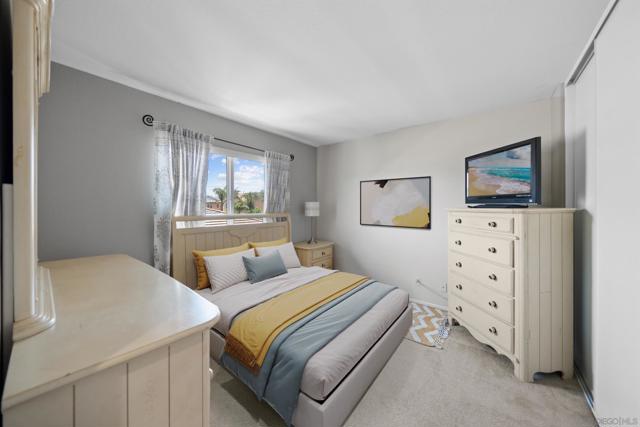 7387 Carrollton Pl, Corona CA: https://media.crmls.org/mediaz/cc40efe4-5911-4f86-950e-fb2a97d94c8a.jpg