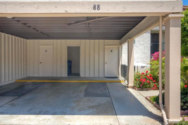 17476 Plaza Cerado, San Diego CA: https://media.crmls.org/mediaz/cc419566-c342-4a19-b186-af790cc1edf4.jpg