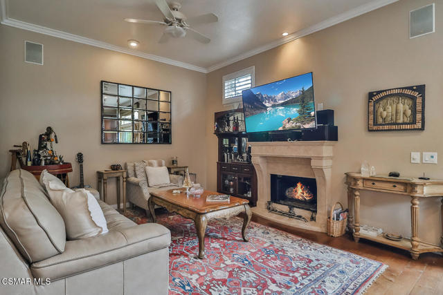 963 Corte Augusta, Camarillo CA: https://media.crmls.org/mediaz/cc41be5e-20f2-4a85-96f8-883ac1c77e1c.jpg