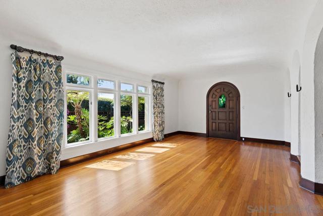 2302 Fort Stockton, San Diego CA: https://media.crmls.org/mediaz/cc41fd8b-279c-445b-8a84-7d0fe5e52639.jpg
