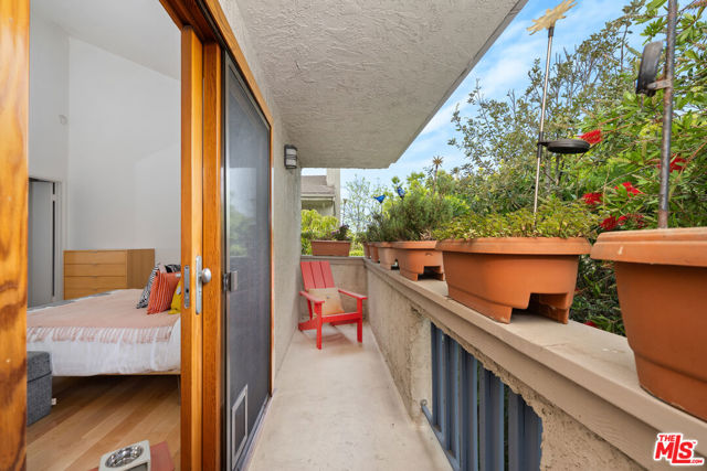2016 Euclid Street, Santa Monica CA: https://media.crmls.org/mediaz/cc4230e5-0ca0-4ea2-8001-06b07995f022.jpg
