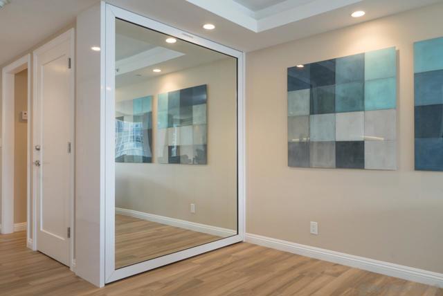 1750 Avenida del Mundo, Coronado CA: https://media.crmls.org/mediaz/cc4347f4-4332-4bae-b86f-9d1c1daf7377.jpg