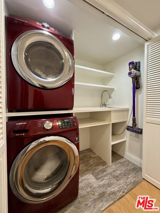 2008 Belmont Lane, Redondo Beach CA: https://media.crmls.org/mediaz/cc436628-192f-440e-bc78-dbbb2a5e42a4.jpg