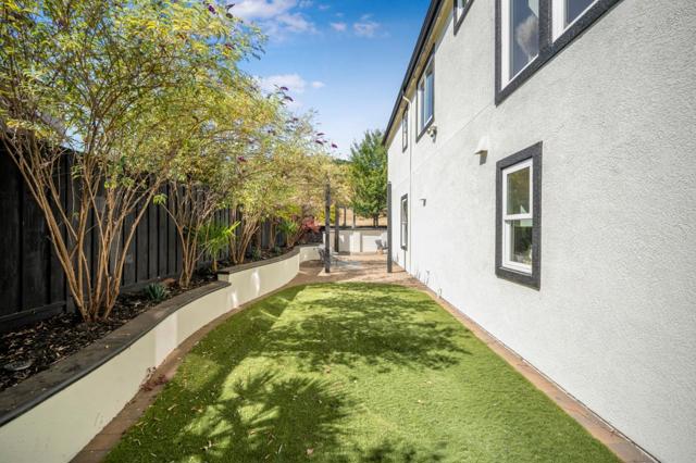 5807 Casita Way, Gilroy CA: https://media.crmls.org/mediaz/cc43e4bd-2230-42ea-9a8d-f0a9e24a0e03.jpg