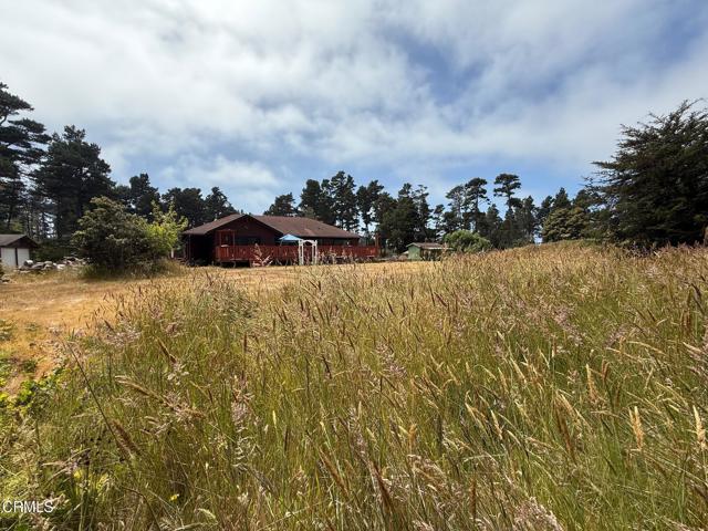 18391 Old Coast Highway, Fort Bragg CA: https://media.crmls.org/mediaz/cc440818-74e2-4535-9c34-0cc6713f64da.jpg