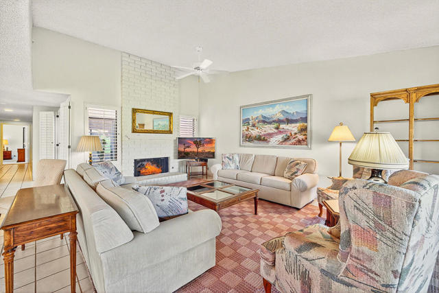 142 Camino Arroyo S, Palm Desert CA: https://media.crmls.org/mediaz/cc4437c9-2115-46c7-adef-dfa58b2d3e02.jpg