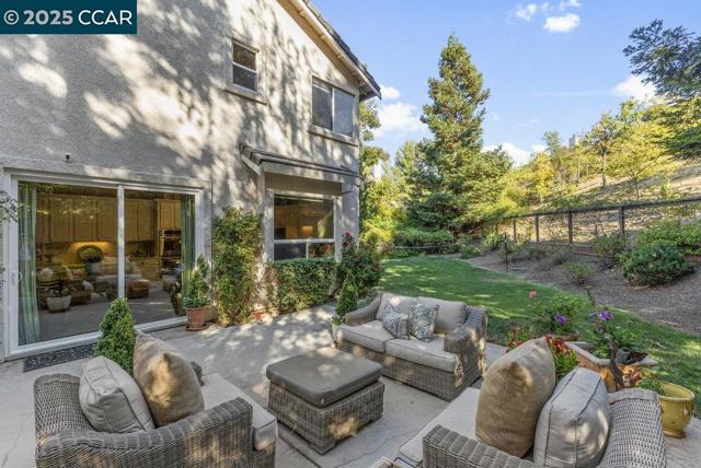 82 BEAR PLACE, Clayton CA: https://media.crmls.org/mediaz/cc44a6f8-071d-4f93-8d48-c70677ae5a07.jpg