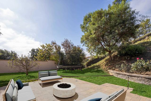 Detail Gallery Image 20 of 26 For 1247 Bellingham Dr, Oceanside,  CA 92057 - 4 Beds | 3 Baths