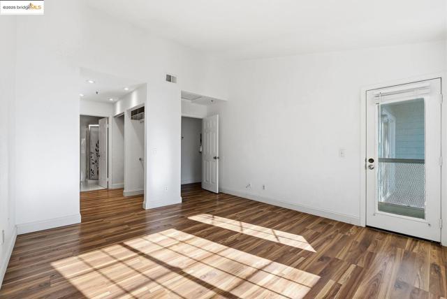 316 Dursey DR, Pinole CA: https://media.crmls.org/mediaz/cc463671-4118-4311-b31c-a21704bc8013.jpg