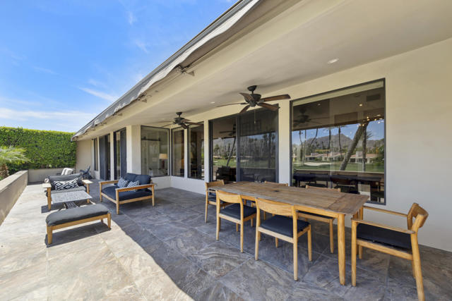 44970 Desert Horizons Drive, Indian Wells CA: https://media.crmls.org/mediaz/cc466c52-52eb-43ac-a4db-05b2d9069088.jpg