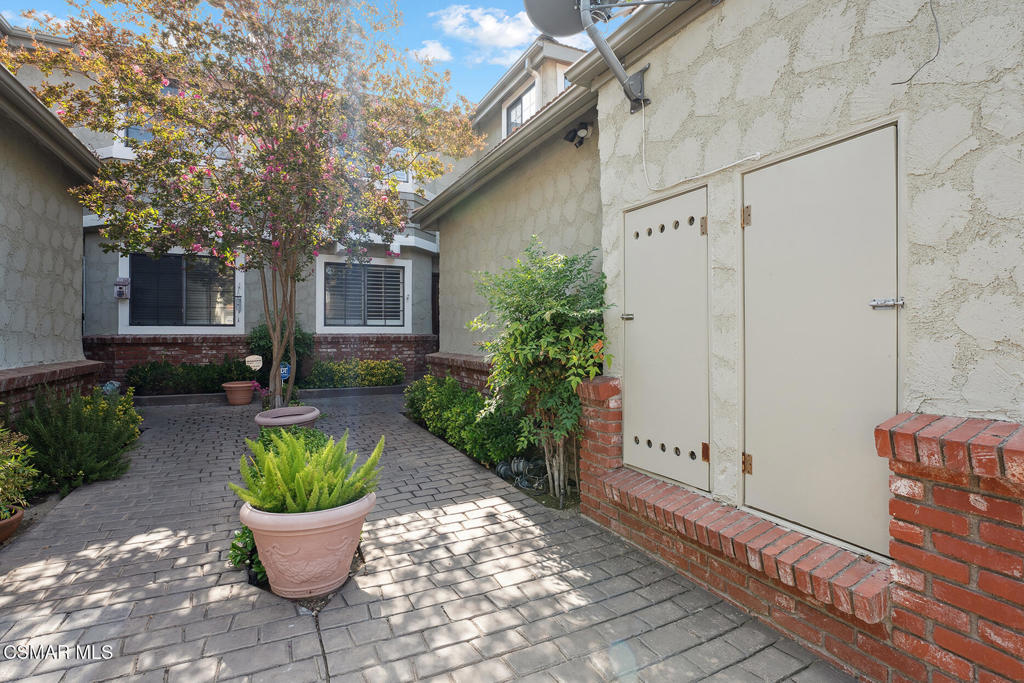 MLS #225004275 img 2