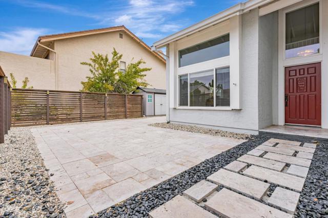 578 Seahorse Lane, Redwood City CA: https://media.crmls.org/mediaz/cc4690a7-6012-40c3-b683-020aac901a44.jpg