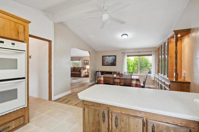1831 Nova Gln, Escondido CA: https://media.crmls.org/mediaz/cc46ab43-6fa1-443a-8802-135bb1deb295.jpg