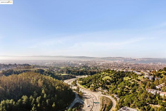 0 Tunnel Rd, Oakland CA: https://media.crmls.org/mediaz/cc46affd-467a-44c4-b2b1-c867401bb9a1.jpg