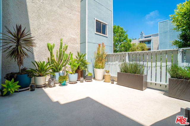2 Bed Home for Sale in Los Angeles, California