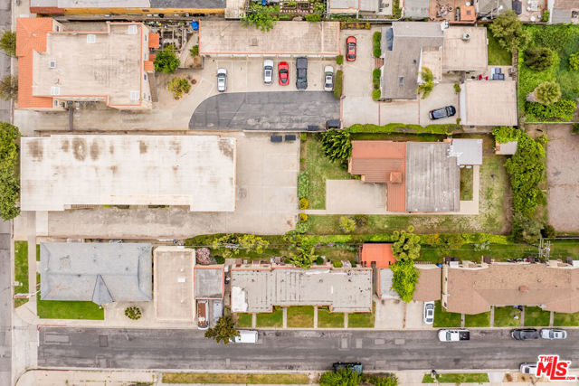 7801 Crenshaw Boulevard, Los Angeles CA: https://media.crmls.org/mediaz/cc46dd61-019c-454c-818d-689fbf558bc7.jpg