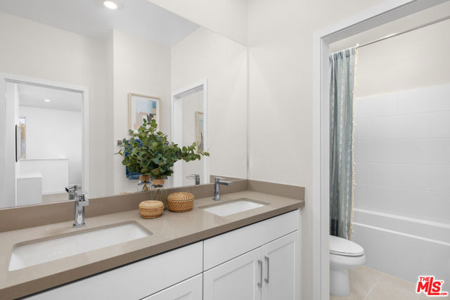 11787 E Melody Way, Whittier CA: https://media.crmls.org/mediaz/cc47c93a-232d-4be8-ba7c-a1b9907e5948.jpg