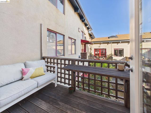 Image 10 of 38 For 2932 Filbert St 2