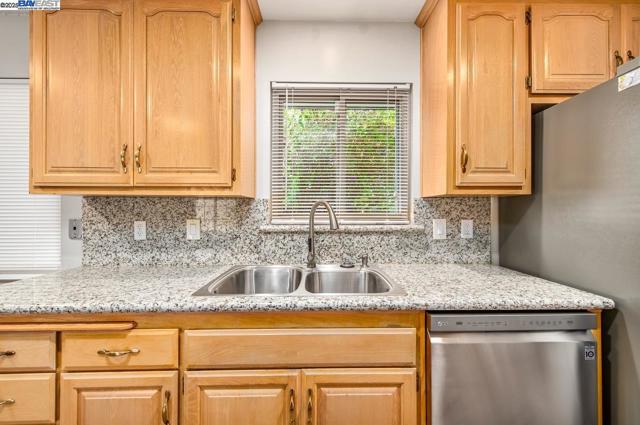 1059 Lakehurst Rd, Livermore CA: https://media.crmls.org/mediaz/cc488420-d01f-4c91-bbdc-7bc4d13402b0.jpg