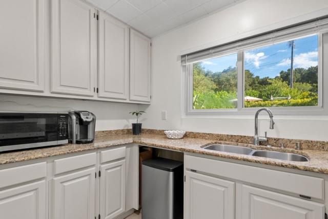 19125 Marjorie Road, Salinas CA: https://media.crmls.org/mediaz/cc4956c3-8b65-4435-8a75-f7ac79cb4ee0.jpg