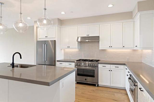 723 Grand, Carlsbad CA: https://media.crmls.org/mediaz/cc49d8ea-17dd-4868-b027-794d94204c04.jpg
