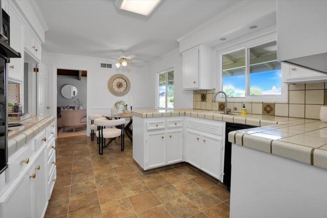 18654 Aspesi Drive, Saratoga CA: https://media.crmls.org/mediaz/cc49dd49-43e0-4741-a5d8-52b996b4fa17.jpg