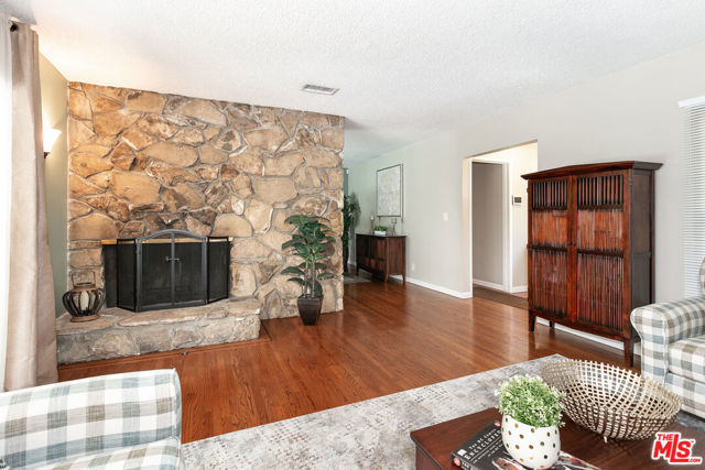 6422 Clybourn Avenue photo 6