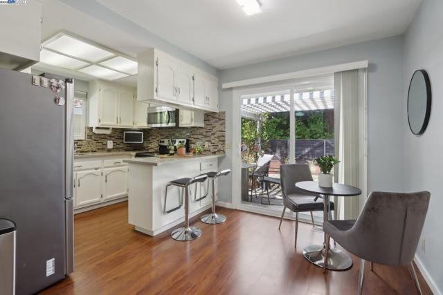 688 Danville Blvd, Danville CA: https://media.crmls.org/mediaz/cc4a2ee6-a9c5-436b-ad31-6e138191245d.jpg