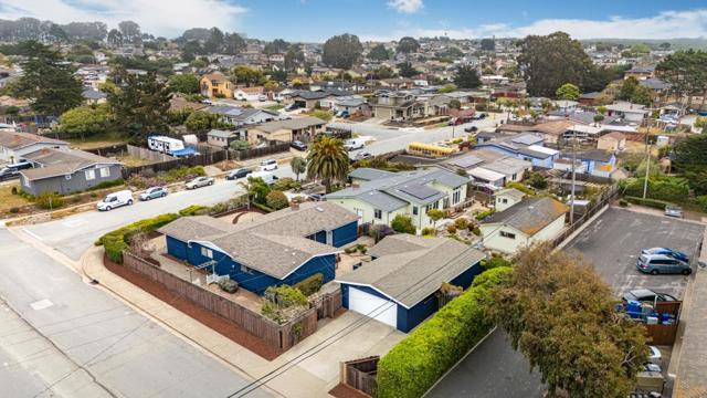 232 Peninsula Drive, Marina CA: https://media.crmls.org/mediaz/cc4aa6bc-8438-4ac1-acc3-3e04d7421601.jpg
