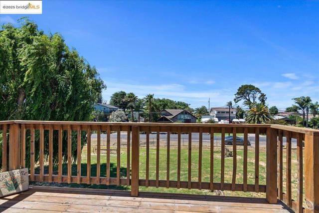 2325 Taylor Rd, Bethel Island CA: https://media.crmls.org/mediaz/cc4aa8a7-6d6e-4f61-ab01-e814d328ff9a.jpg