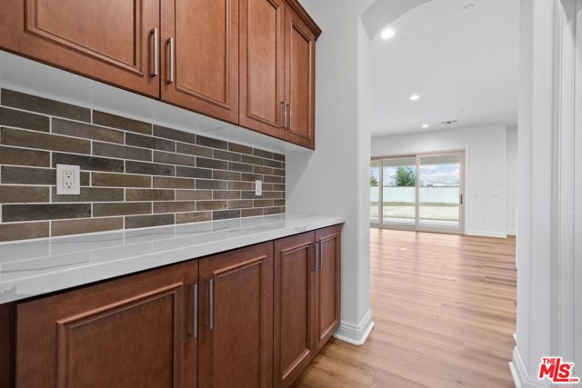 3719 Pathway Court, Bakersfield CA: https://media.crmls.org/mediaz/cc4acb08-841b-41b1-99ae-e495908af8fe.jpg