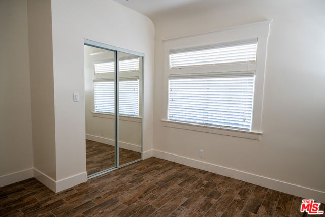 1420 W 28th Street, Los Angeles CA: https://media.crmls.org/mediaz/cc4bc83f-9644-47b2-80fa-c5d5f50f23e7.jpg