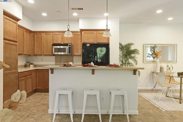 292 W Lucita Way, Mountain House CA: https://media.crmls.org/mediaz/cc4c03f1-8b04-46a8-85d2-329282fe1240.jpg