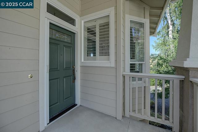 2916 Saklan Indian Dr, Walnut Creek CA: https://media.crmls.org/mediaz/cc4c3a66-50e7-42d9-b0c6-de6b4e8c6ead.jpg