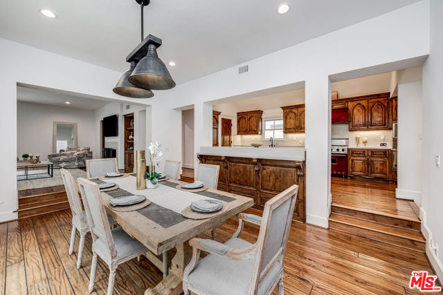 755 31st Street, Manhattan Beach CA: https://media.crmls.org/mediaz/cc4c4004-cb9a-49fa-9a5a-a5de40cd7752.jpg
