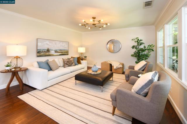 1818 Granada Dr, Concord CA: https://media.crmls.org/mediaz/cc4c784e-f406-47ad-a347-d21b9e0e1970.jpg