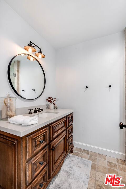 755 31st Street, Manhattan Beach CA: https://media.crmls.org/mediaz/cc4d5035-eaf6-4b74-98cc-fb3c94b73751.jpg
