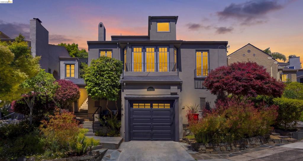 1005 Portal Ave.