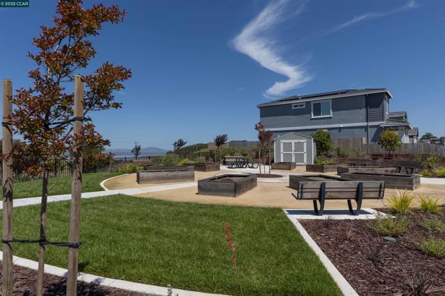 4105 Markovich Ct, Richmond CA: https://media.crmls.org/mediaz/cc4e7b63-4c5d-462d-b538-7d4eacb6036d.jpg