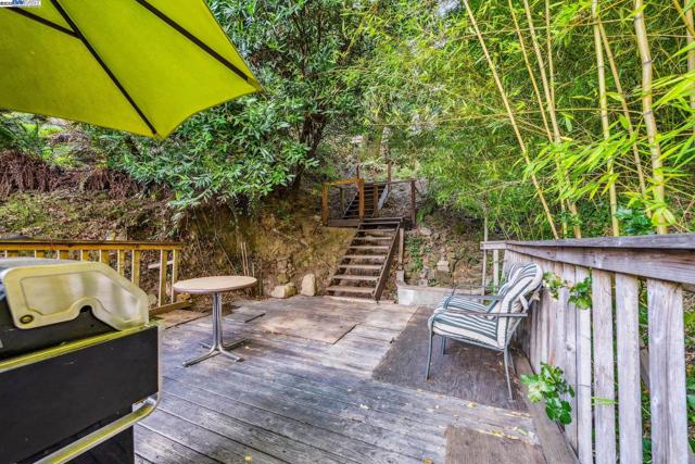 7171 HOMEWOOD DRIVE, Oakland CA: https://media.crmls.org/mediaz/cc4fbac8-bb9e-43ea-a5a6-d67ba0da02cc.jpg