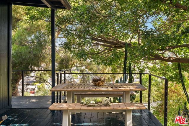 3130 Isabel, Los Angeles CA: https://media.crmls.org/mediaz/cc4fcefa-cbae-4983-bc45-66d4a20311e4.jpg