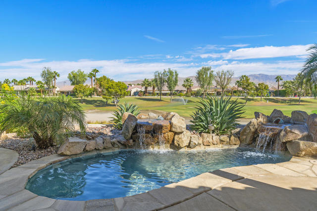 81126 Avenida Lorena, Indio CA: https://media.crmls.org/mediaz/cc5193bb-be2e-46e0-9e5d-8174bc146e89.jpg