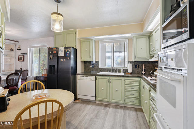 Detail Gallery Image 14 of 27 For 1550 Rory Ln #82,  Simi Valley,  CA 93063 - 3 Beds | 2 Baths