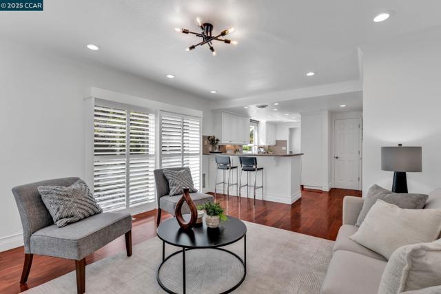 11373 Rampart Dr, Dublin CA: https://media.crmls.org/mediaz/cc522533-6a90-4c85-8845-e618fea80c56.jpg